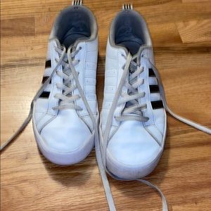 💓SALE💓Old school Adidas Lowtops!